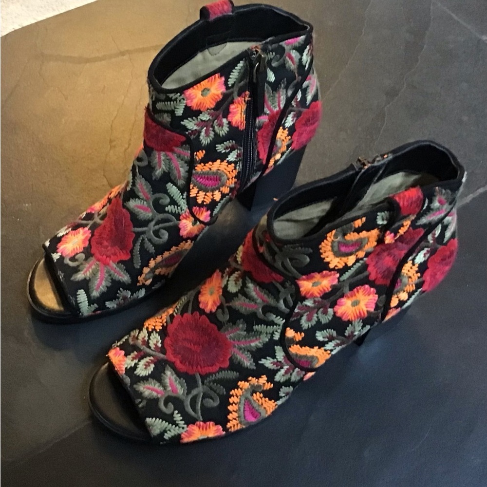 Crown Vintage Booties
